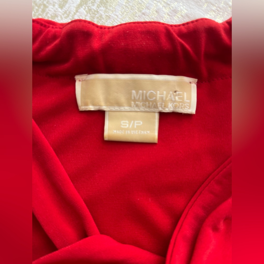 Michael Kors Red Knot-Neck keyhole opening Top Blouse Small - Picture 4 of 4